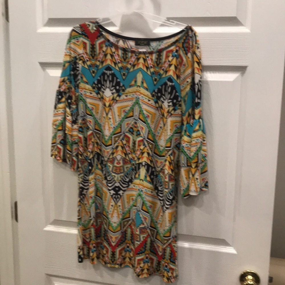 Very cute spring tunic.